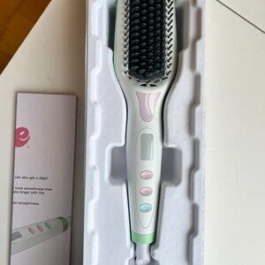 Heated Straightening Brush New in Box